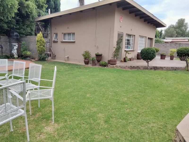 5 Bedroom Property for Sale in Douglas Northern Cape